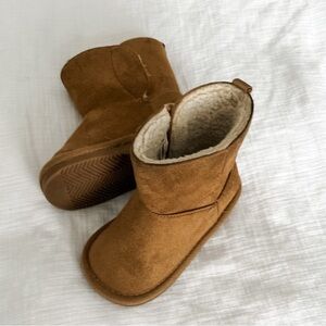 2/$20 Baby Faux Fur Suede Boots | Joe Fresh | Size 5 (baby)